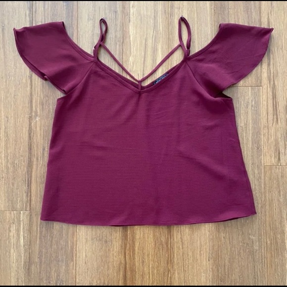 Off the shoulder top - Picture 2 of 4